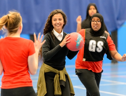 young people playing netball